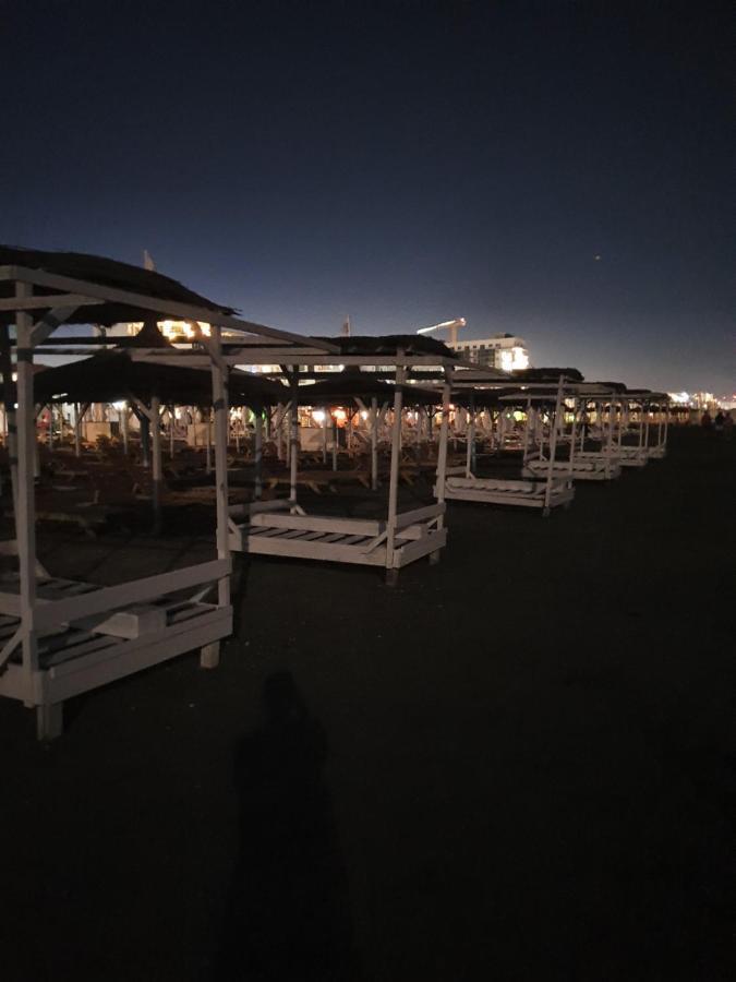 Garsoniera Bya Mamaia Nord-Năvodari Buitenkant foto