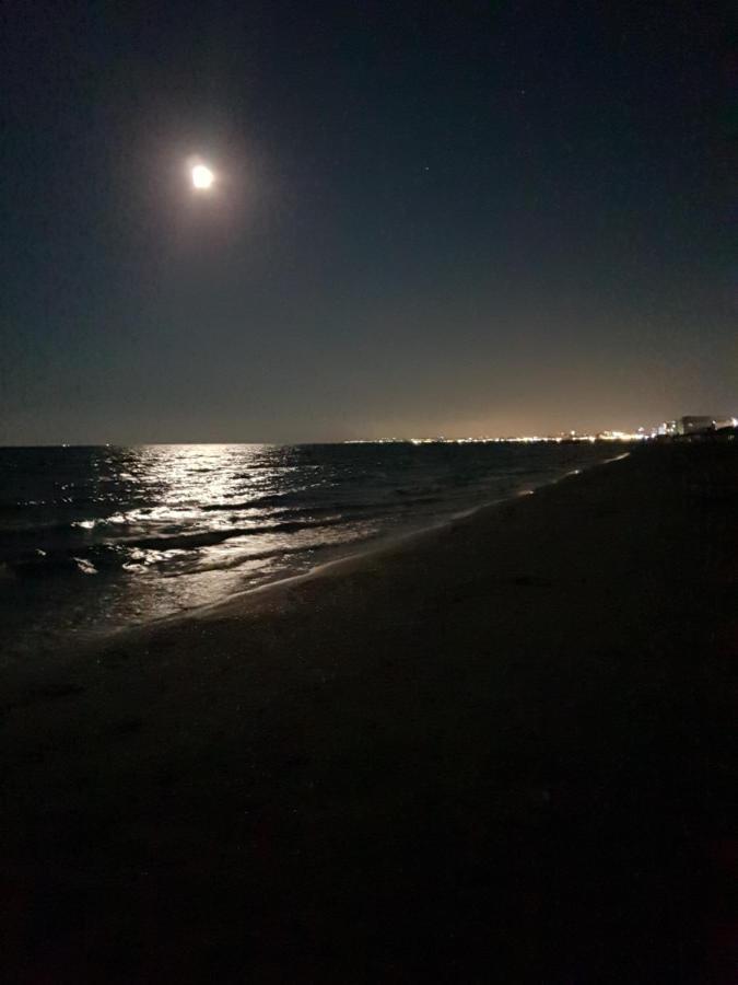 Garsoniera Bya Mamaia Nord-Năvodari Buitenkant foto
